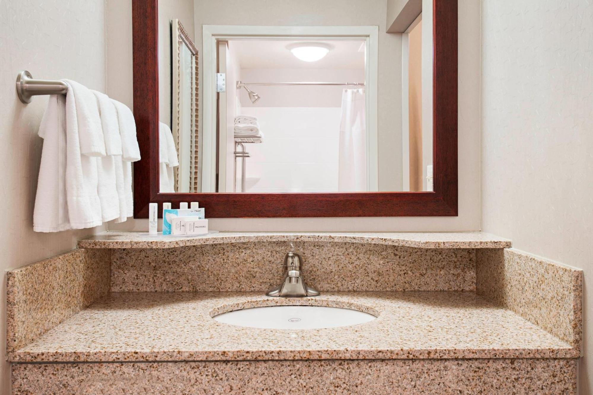 Springhill Suites By Marriott Wheeling Triadelphia Area Exterior photo